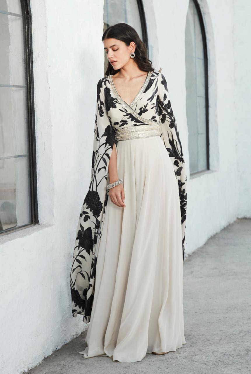 Floral gown model | Floor length dresses indian, Designer dresses, Indian  gowns dresses